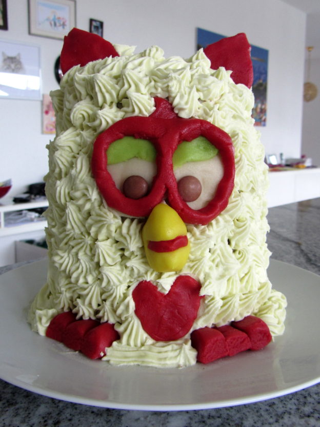 Wie mache ich einen Furby-Cake